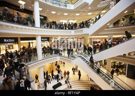 Piazza Limbecker Platz Shopping Centre, aperto nel marzo 2008, il più grande della Germania, urban shopping centre, Essen, Renania settentrionale-Vestfalia Foto Stock