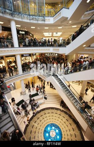 Piazza Limbecker Platz Shopping Mall, aperto nel marzo 2008, il più grande della Germania, urban shopping mall, Essen, Nord Reno-Westfalia, Germania Foto Stock