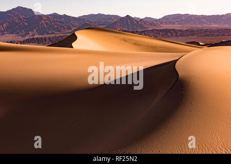 Stati Uniti d'America, Californien, Valle della Morte, il Parco Nazionale della Valle della Morte, Mesquite Flat dune di sabbia Foto Stock
