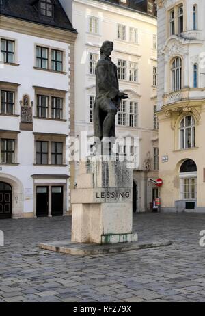 Monumento Gotthold Ephraim Lessing, creato da Siegfried Charoux, Judenplatz, Vienna, Austria Foto Stock