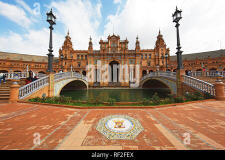 Magnifico edificio sulla Plaza de España, Siviglia, Andalusia, Spagna Foto Stock