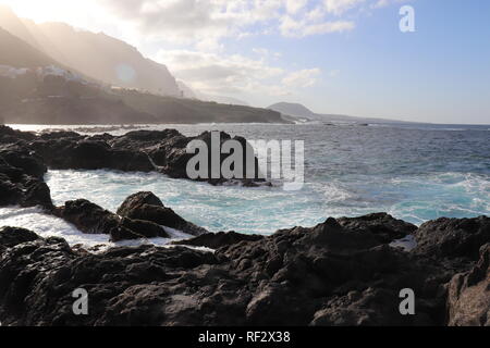 El Caleton piscine naturali formate da lava a Tenerife, Isole Canarie Foto Stock