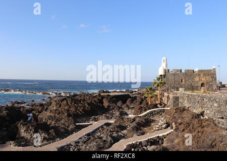 El Caleton piscine naturali formate da lava a Tenerife, Isole Canarie Foto Stock