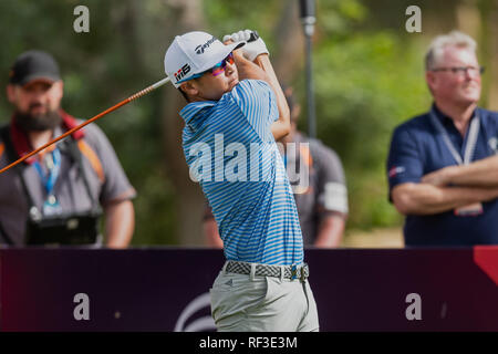 Dubai, EAU. 24 gen 2019. Kurt Kitayama degli USA nel round 1 durante l'Omega Dubai Desert Classic 2019 presso l'Emirates Golf Club, Dubai, UAE il 24 gennaio 2019. Foto di concedere l'inverno. Credit: UK Sports Pics Ltd/Alamy Live News Foto Stock