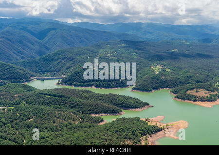 Vista della Sau Reservoir dal punto di alta. (Catalogna, Spagna) Foto Stock