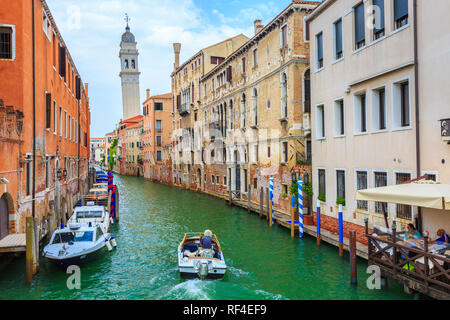 Barche, canal. Venezia, Italia. L'Europa. Foto Stock