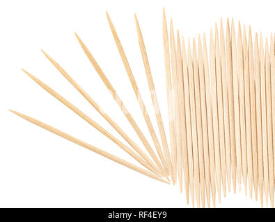 Stuzzicadenti di legno isolato su sfondo bianco con percorso di clipping. Foto Stock