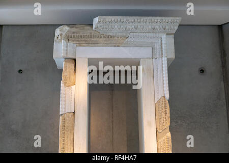 Vedendo il Greco antico scultura del museo dell'Acropoli. Due parole: cambia la vita. Foto Stock