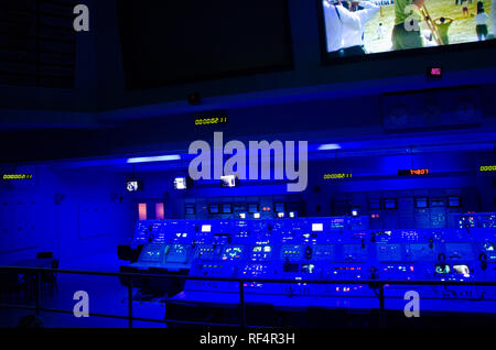 Command Station per il lancio di missili. Missioni spaziali del centro di controllo della NASA. Florida, Stati Uniti d'America. John F. Kennedy Space Center. Stazioni di lavoro Foto Stock