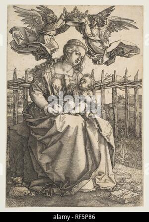 Madonna e Bambino coronata da due angeli. Artista: Albrecht Dürer (Tedesco, 1471-1528 Norimberga Norimberga). Dimensioni: foglio: 5 13/16 × 3 15/16 in. (14,7 × 10 cm). Data: 1518. Museo: Metropolitan Museum of Art di New York, Stati Uniti d'America. Foto Stock