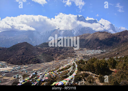 Splendida vista di Khumjung nella Valle del Khumbu del Nepal Foto Stock