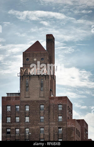 Vecchio edificio YMCA di Harlem, a New York City USA Foto Stock