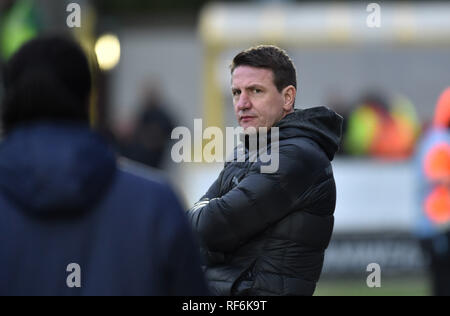 Barnsley head coach Daniel Stendel durante il campionato di una partita tra AFC Wimbledon e Barnsley al Cherry Red Records Stadium . 19 Gennaio 2019 solo uso editoriale. No merchandising. Per le immagini di calcio FA e Premier League restrizioni si applicano inc. no internet/utilizzo mobile senza licenza FAPL - per i dettagli contatti Football Dataco Foto Stock