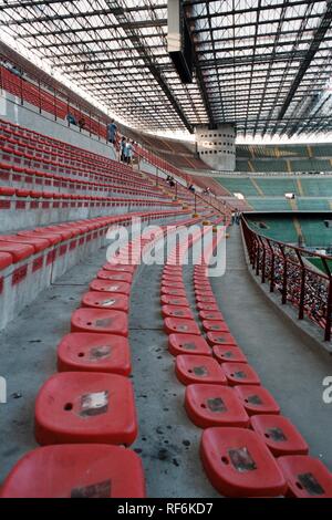 Vista generale dello stadio di San Siro, Milano, Italia, casa di AC Milan e Inter Milan, raffigurato su 24 Luglio 1993 Foto Stock