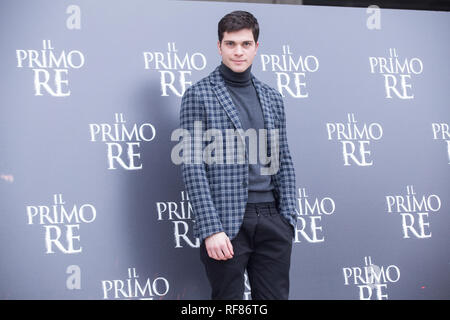 Roma, Italia. 24 gen 2019. Alessio Lapice Photocall del film italiano 'il primo re' Credito: Matteo Nardone/Pacific Press/Alamy Live News Foto Stock