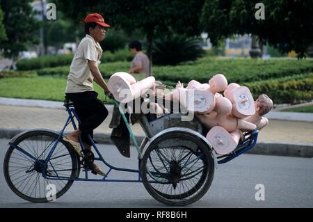 Rickshaw il trasporto merci nella città di Ho Chi Minh (Saigon), il Vietnam Asia Foto Stock