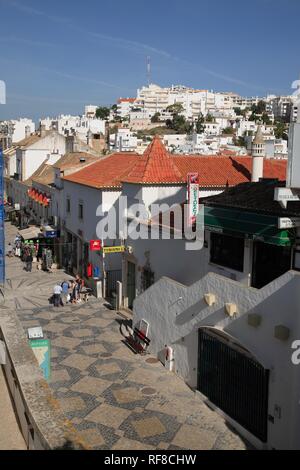 La zona pedonale, Albufeira Algarve Foto Stock