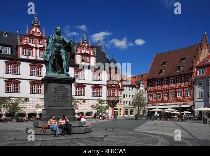Marketplace e storica casa cittadina, Coburg, Alta Franconia, Bavaria Foto Stock