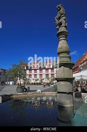 Marketplace e storica casa cittadina, Coburg, Alta Franconia, Bavaria Foto Stock