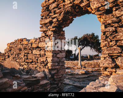Rovine di Aliki cava di pietra e marmo porta sull'isola di Thasos (Thassos), Grecia Foto Stock