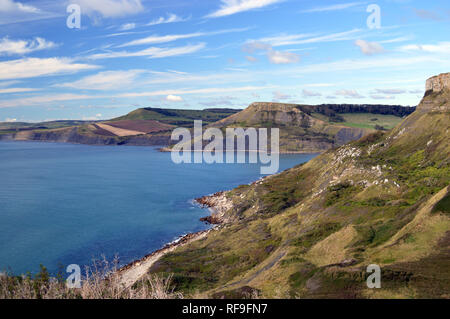 Testa Swyre & Houns-tout rupe sopra Egmont dal punto St Alban la testa a sud ovest percorso costiera nel Dorset, Inghilterra, Regno Unito. Foto Stock