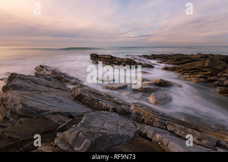 Tramonto da Bidart's beach accanto a Biarritz al nord del Paese Basco. Foto Stock