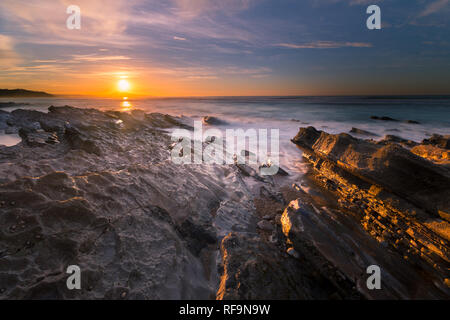 Tramonto da Bidart's beach accanto a Biarritz al nord del Paese Basco. Foto Stock