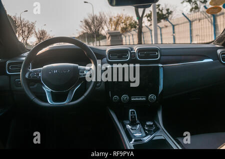 Gli scatti in interni di un Lynk & Co 03 Hyper Pro su un funzionario test drive. Foto Stock