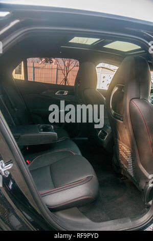 Gli scatti in interni di un Lynk & Co 03 Hyper Pro su un funzionario test drive. Foto Stock