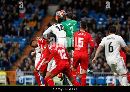 Madrid, Spagna. 24 gen 2019. Partita di calcio tra il Real Madrid vs. Girona del 2018/2019 Coppa del Re, tenutasi a Santiago Bernabeu Stadium in Madrid. (Foto: Jose L. Cuesta/261/Cordon Premere). Credito: CORDON PREMERE/Alamy Live News Foto Stock