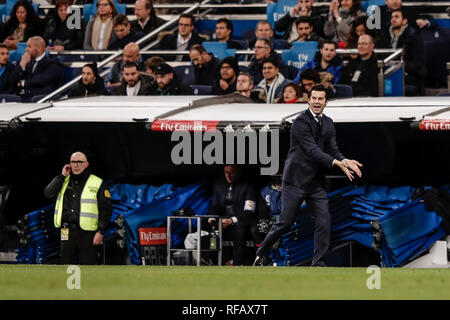 Santiago Bernabeu, Madrid, Spagna. 24 gen 2019. La Copa del Rey calcio, quarti di finale, Real Madrid rispetto a Girona; Santiago Solari il coach del Real Madrid Credito: Azione Sport Plus/Alamy Live News Foto Stock