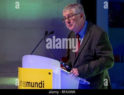 CARDIFF, REGNO UNITO. Mark Drakeford parla alla cerimonia di premiazione 8th Artes Mundi, un'organizzazione incentrata a livello internazionale e il più grande premio e mostra d'arte contemporanea del Regno Unito, che si svolge ogni 2 anni al National Museum Cardiff. Credito: Matthew Lofthouse/Alamy Live News. 24/01/2019. Foto Stock