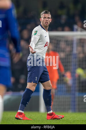 Londra, Regno Unito. 24 gen 2019. Toby Alderweireld di speroni durante la Coppa Carabao Semi-Final seconda gamba match tra Chelsea e Tottenham Hotspur a Stamford Bridge, Londra, Inghilterra il 24 gennaio 2019. Foto di Andy Rowland. Credito: Andrew Rowland/Alamy Live News Foto Stock