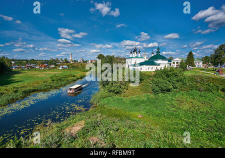 Paesaggio girato da Suzdal, Russia. Uno dei luoghi dello storico anello d'Oro intorno a Mosca. Foto Stock