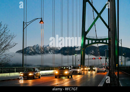 Mattina commutare, Ponte Lions Gate, Vancouver, British Columbia, Canada Foto Stock