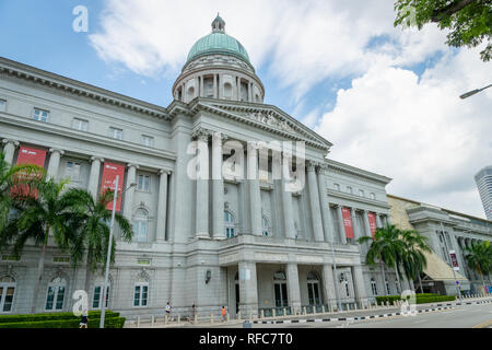 Singapore - Gennaio 2019: Galleria Nazionale di Singapore entrata. La galleria è una popolare destinazione turistica nel centro cittadino di Singapore. Foto Stock