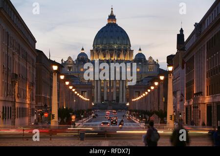 ITA, Italia, Roma : Vaticano, Sankt Peter Dome . | Foto Stock