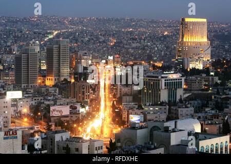 JOR, Giordania, Amman: centro città, quartiere degli affari, Zahran distretto. Al Hussein Bin Ali Street, Jebel Amman. | Foto Stock