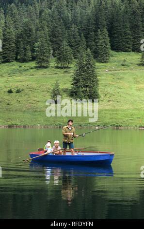 CHE, Svizzera Canton San Gallo : Viaggio di pesca su un piccolo lago vicino a Sargans Foto Stock