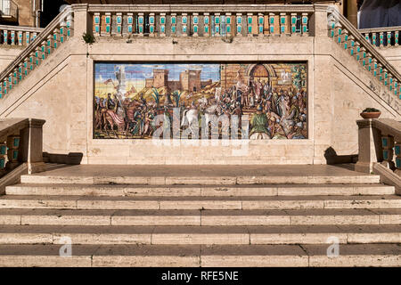 Le famose ceramiche nelle strade di Caltagirone. Sicilia Italia Foto Stock
