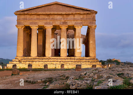 Tempio della Concordia (Tempio della Concordia). Valle dei Templi (Valle dei Templi). Agrigento Sicilia Italia Foto Stock