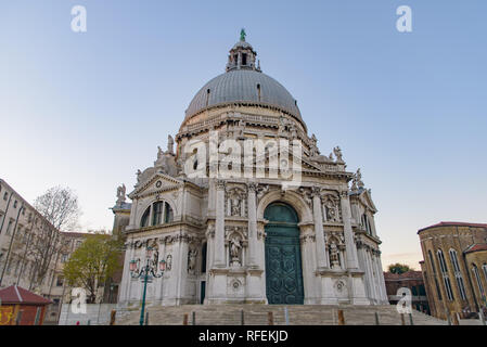 Santa Maria della Salute (Santa Maria della Salute), una chiesa cattolica a Venezia, Italia Foto Stock