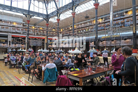 Interno del sindaco Maccy NQ, Eagle Street, Manchester, Lancashire, Inghilterra, Regno Unito, M4 5BU, unica a mangiare cibo corte Foto Stock