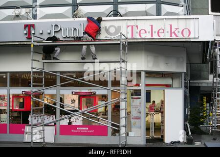 DEU, Germania, Bottrop : Ristrutturazione di un vecchio negozio di Telekom, tedesco delle telecomunicazioni e società telefonica. Il nuovo nome è T-Punkt Foto Stock