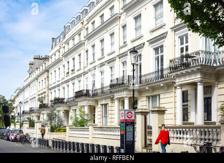 Case cittadine Vittoriane, Pembridge Gardens, Notting Hill, Royal Borough di Kensington e Chelsea, Greater London, England, Regno Unito Foto Stock
