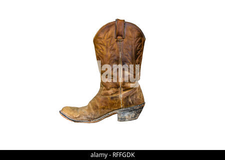 Vecchio brown cowboy boot isolare contro uno sfondo bianco Foto Stock