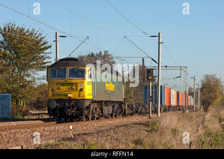 Una classe 57 locomotiva diesel numero 57006 lavorando un Freightliner vicino Marks Tey sulla Great Eastern Mainline. Foto Stock