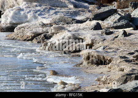 Litorale Ghiacciato Lago Ontario Foto Stock