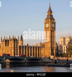 Il Big Ben e il Palazzo di Westminster Foto Stock