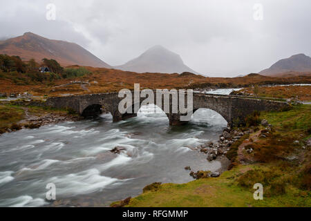 Sligachan Ponte Vecchio, Isola di Skye in Scozia Foto Stock